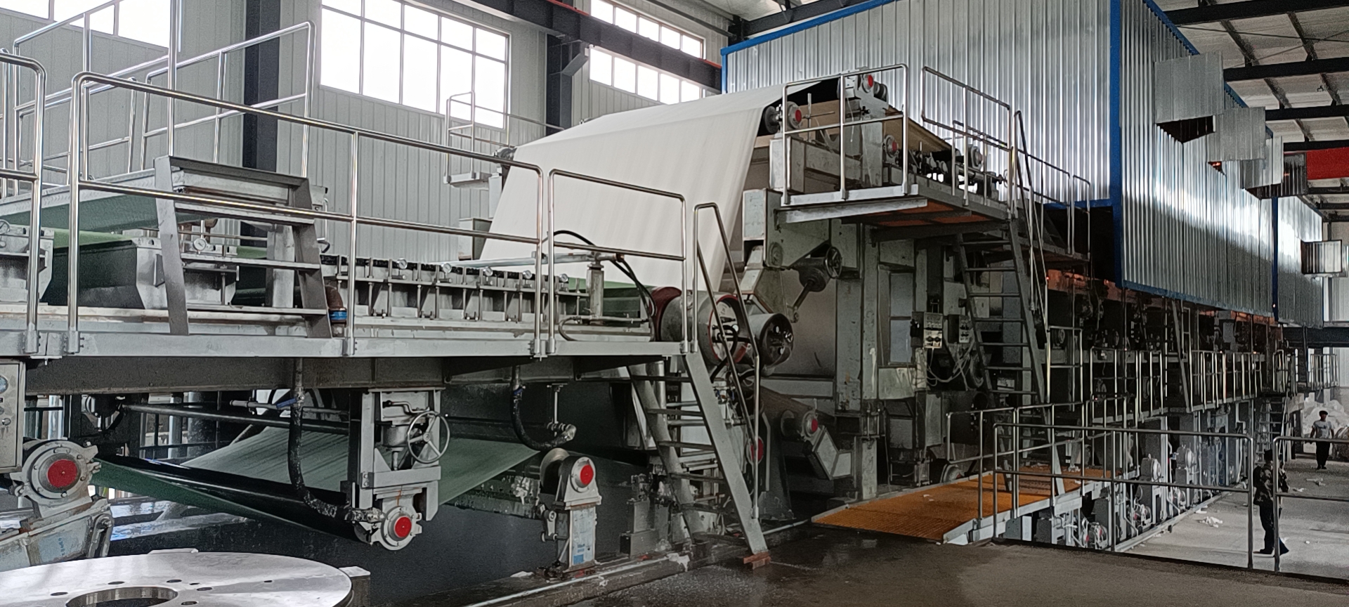 2021年5月，河北金石2640/350拷貝紙機(jī)順利出紙